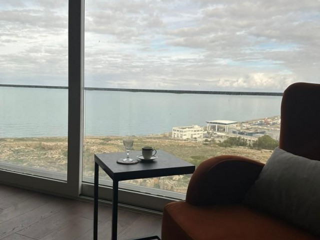 Möblierte 3-Zimmer-Wohnung zum Verkauf im Zentrum von Kyrenia mit vollem Meerblick