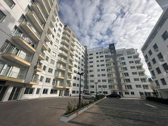 Möblierte 3-Zimmer-Wohnung zum Verkauf im Zentrum von Kyrenia mit vollem Meerblick