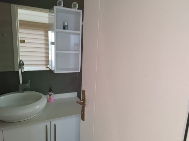 3+1 PENTHOUSE FLAT FOR RENT IN KYRENIA CENTER...