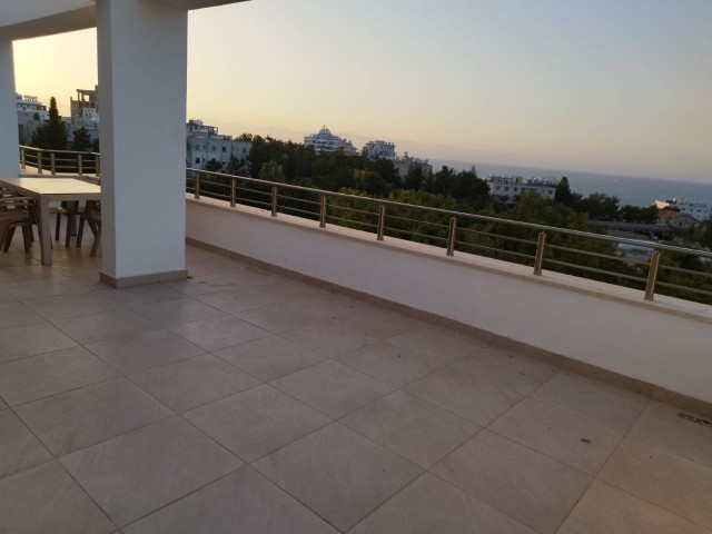 GİRNE MERKEZ'DE 3+1 KİRALIK PENTHOUSE DAİRE...