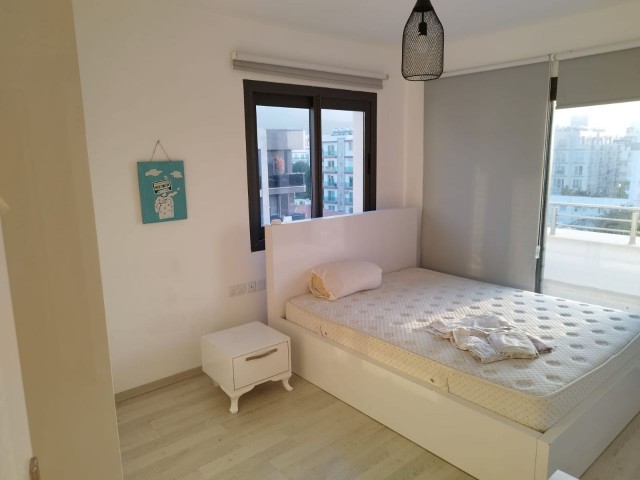 GİRNE MERKEZ'DE 3+1 KİRALIK PENTHOUSE DAİRE...