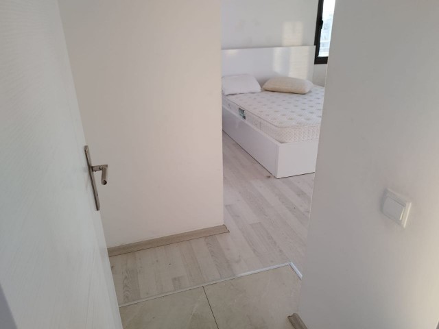 GİRNE MERKEZ'DE 3+1 KİRALIK PENTHOUSE DAİRE...