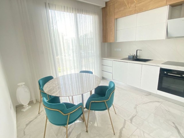 Alsancak'ta çatı teraslı modern ve ferah 3+1 satılık villa