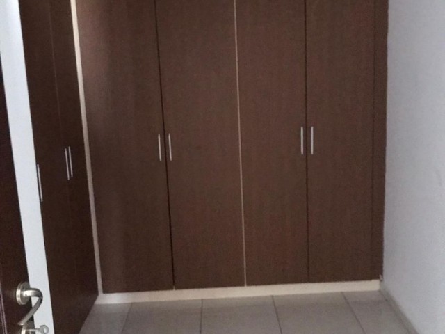  Lefkoşa Yenişehir'in merkezi lokasyonunda full eşyalı kiralık 3+1