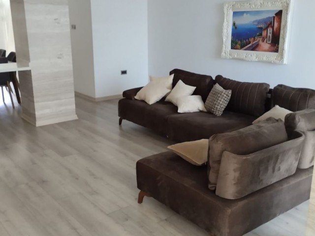 Fully furnished 2+1 flat for rent in a site in Zeytinlik, Girne