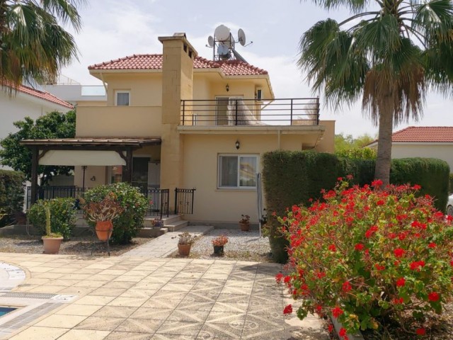 Fully furnished 3+1 villa for rent in Alsancak, 5 minutes walking distance to the beach 