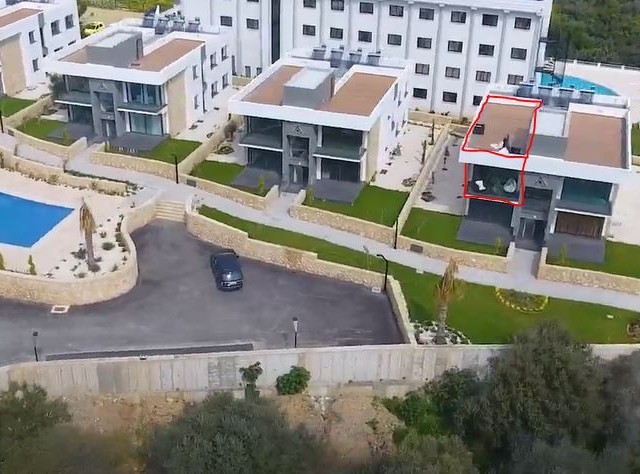 GIRNE BELLAPAIS 2+1 LUX IKIZ VILLA UST KAT - HAVUZLU SITE - DAG DENIZ MANZARALI