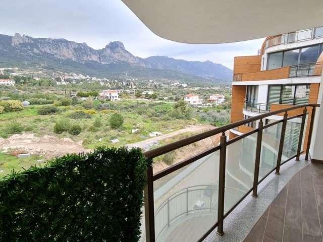 HERRLICHE RESIDENZ MIT BLICK AUF DIE BERGE UND DAS MEER ** 