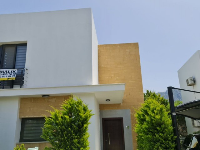 GELEGENHEITSPREIS VILLA - 2+1 DUPLEX-VILLA, 5 MIN. ZU FUSS NACH KARAOĞLAN GAU, KYRENIA