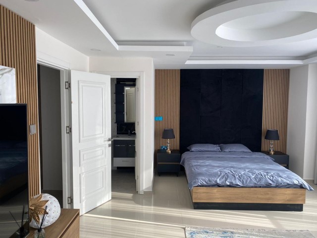 GİRNE MERKEZ 3+1 LÜX ÖZEL HAVUZLU PENTHOUSE