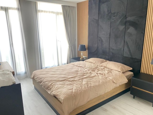 GİRNE MERKEZ 3+1 LÜX ÖZEL HAVUZLU PENTHOUSE