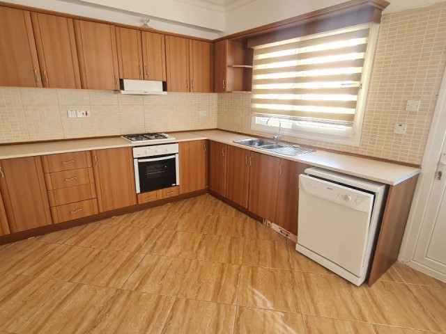 Spacious 2+1 flat for rent in Kasgar area