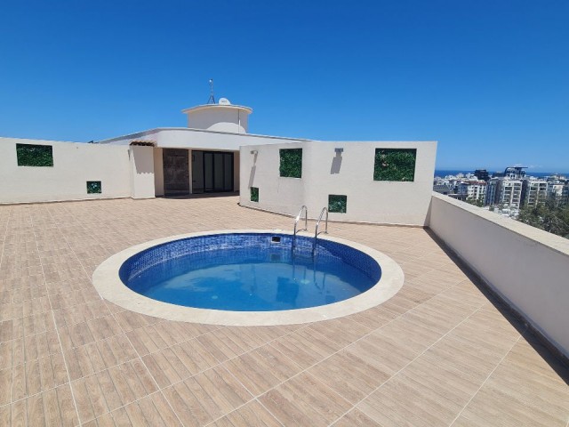 GIRNE DE LUX TRIPLEX PENTHOUSE MIT PRIVATEM POOL