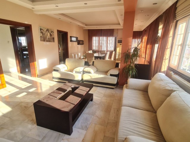 4+2 FULLY FURNISHED 260m² FLAT ON DEREBOYU STREET