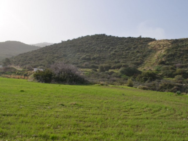 A plot of land for sale in Kyrenia Als Decak ** 