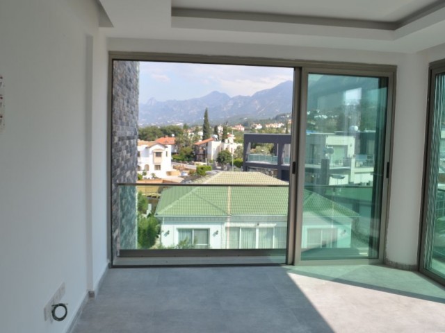 Girne Merkez  Satılık 3+1 Penthouse