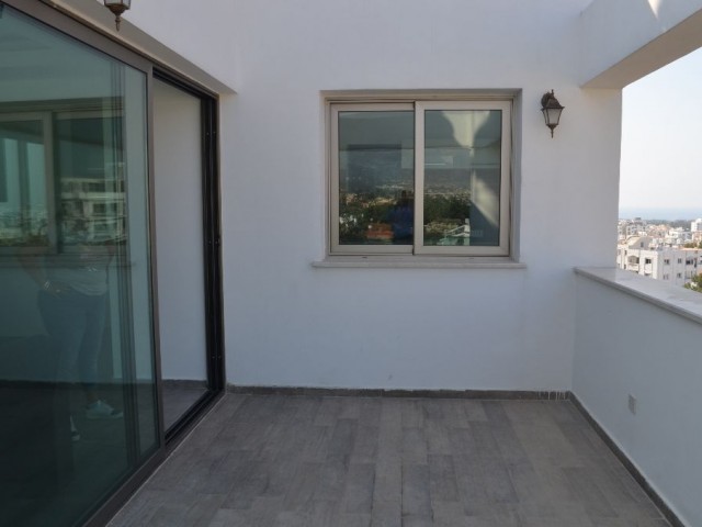 Girne Merkez  Satılık 3+1 Penthouse