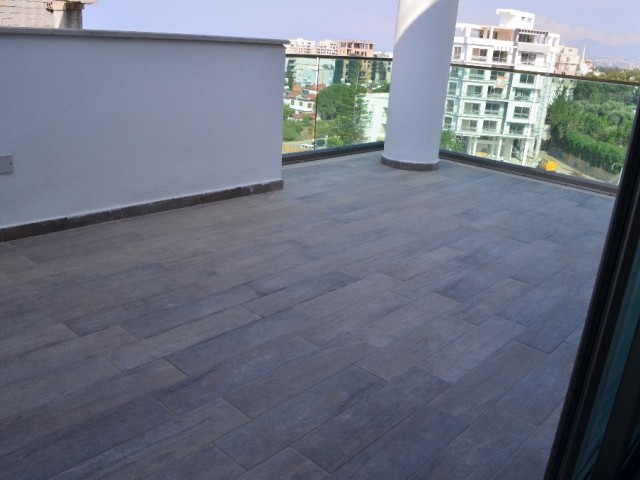 Girne Merkez  Satılık 3+1 Penthouse