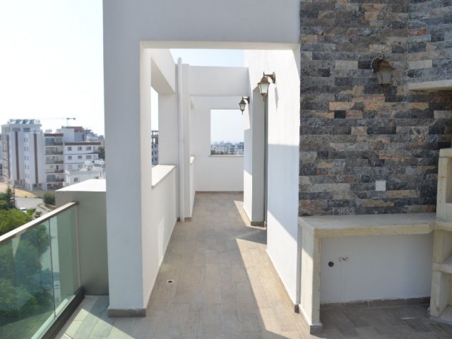 Girne Merkez  Satılık 3+1 Penthouse