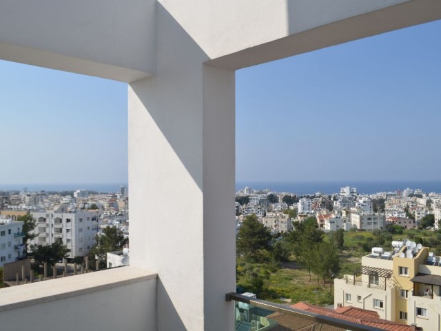 Girne Merkez  Satılık 3+1 Penthouse