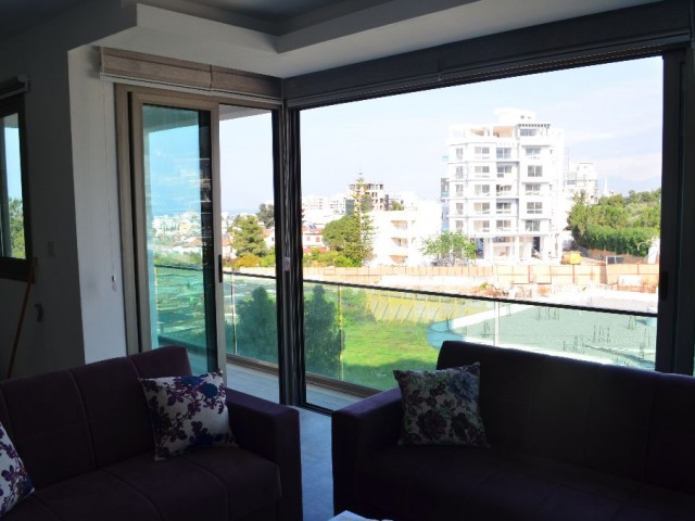 Girne Merkez  Satılık 3+1 Penthouse