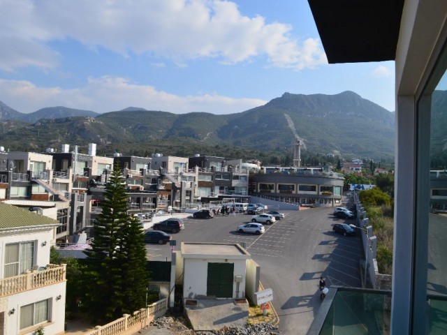 Girne Merkez  Satılık 3+1 Penthouse