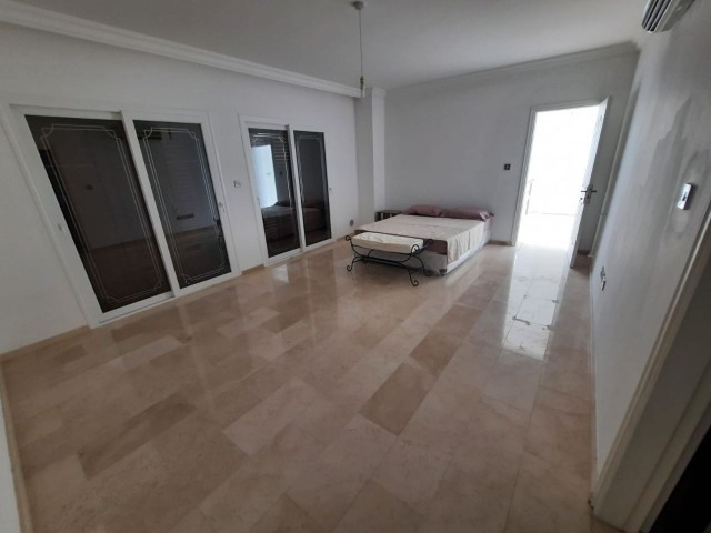 4 + 1 Villas for Rent in Kyrenia Alsancak / with Pool 