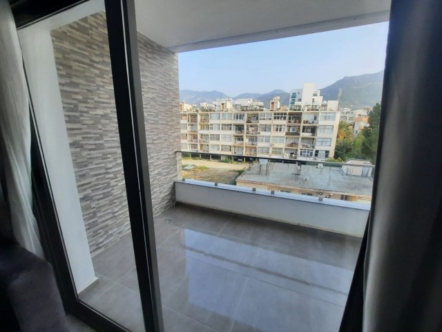 2+1 Wohnung zum Verkauf im Kyrenia Center