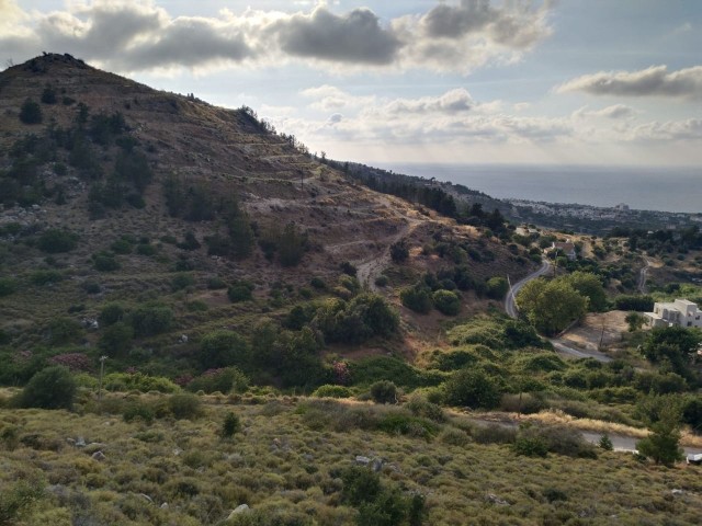 GRUNDSTÜCK ZUM VERKAUF IN KARŞIYAKA, KYRENIA