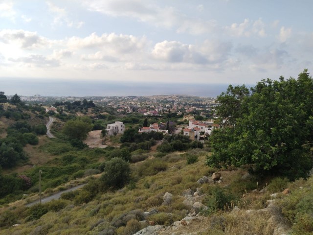 LAND WİTH TURKİSH TİTLE FOR SALE İN KYRENIA KARSIYAKA