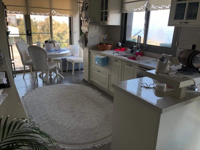 3+1 FLAT FOR SALE IN KYRENIA CENTER / SEA VIEW