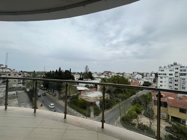 2+1 flat in Kyrenia center