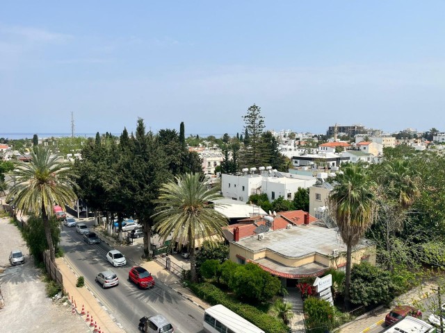 2+1 Wohnung zu vermieten im Zentrum von Kyrenia / Voll möbliert