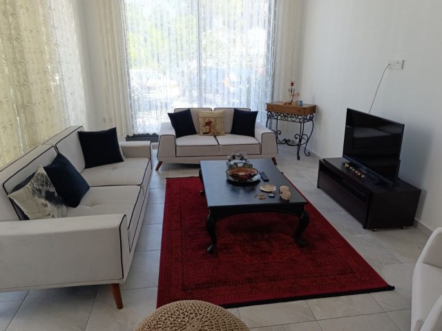 3+1 Maisonette-Villa zur Miete in der Hauptstraße Girne Karaoğlanoğlu