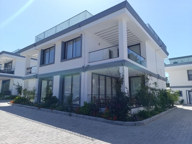 3+1 Maisonette-Villa zur Miete in der Hauptstraße Girne Karaoğlanoğlu