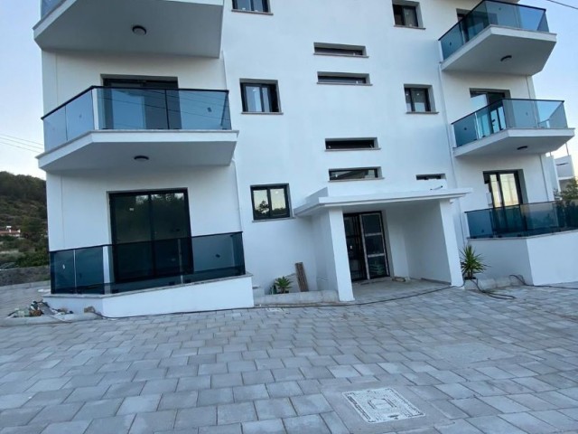 3+1 brandneue Wohnung zum Verkauf in Alsancak, Kyrenia / in der Nähe des Nejat British College