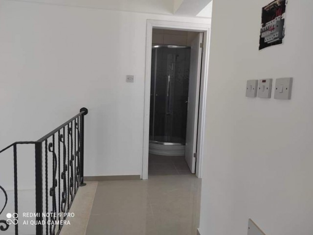 Girne Esentepe  'de Satılık 3+1 Villa / EŞYASIZ