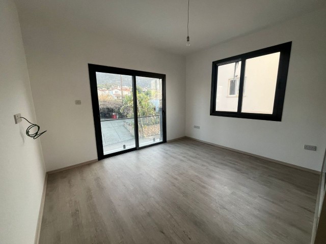 Girne Alsancak 'da  Satılık  2+1 sıfır  Daire 