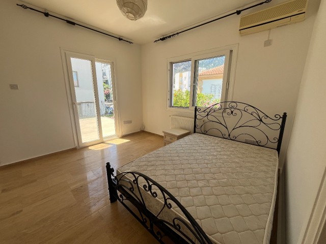 ALSANCAK ÇIKIŞINDA 3+1 SATILIK VILLA