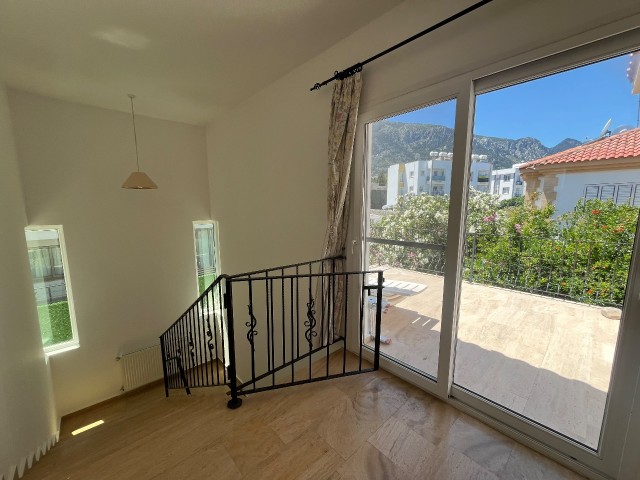 ALSANCAK ÇIKIŞINDA 3+1 SATILIK VILLA