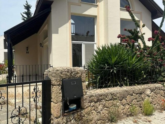 4+1 villa for sale in Kyrenia Karşıyaka Region