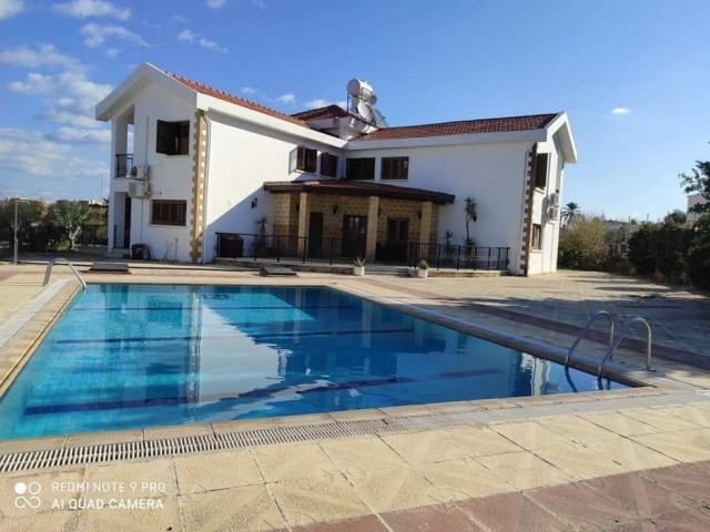 5 BEDROOM VILLA FOR RENT WITH PRIVATE SWIMMING POOL IN GIRNE ALSANCAK AREA