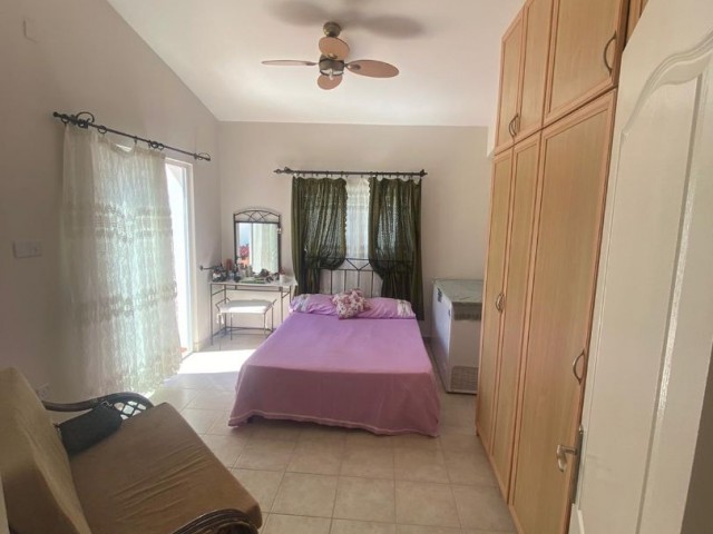 3 + 2 very clean, furnished, large balcony and terrace penthouse for rent in Kyrenia Kashgar region