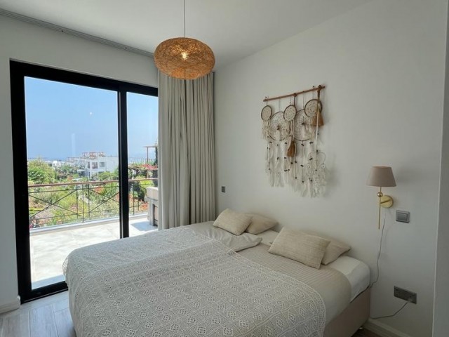 Wunderschönes 2+1-Penthouse mit atemberaubendem Meer- und Bergblick zum Verkauf in der Region Bahçeli