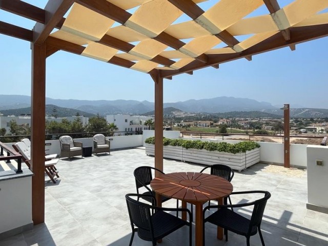 Wunderschönes 2+1-Penthouse mit atemberaubendem Meer- und Bergblick zum Verkauf in der Region Bahçeli