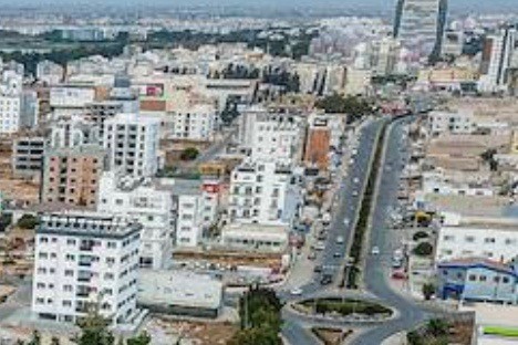 MAĞUSA’DA ANA CADDE ÜZERİNDE O LÜX 355 m2 KİRALIK DÜKKAN 