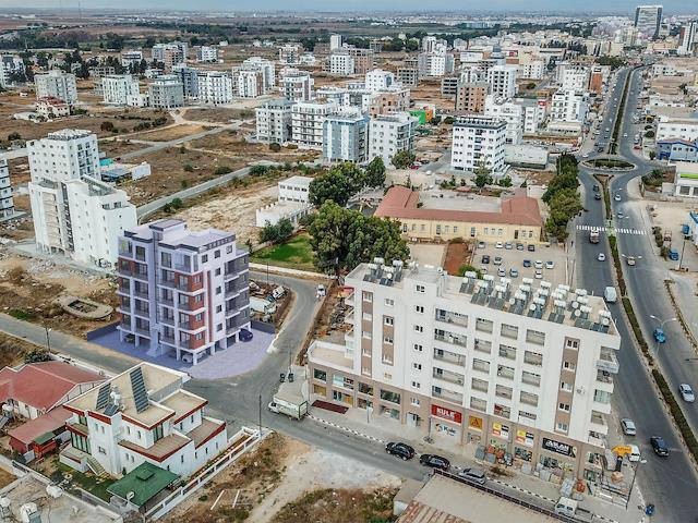 MAĞUSA’DA ANA CADDE ÜZERİNDE SIFIR LÜX   1. KAT LOFT 160 m2 + 40  m2 TERASI İLE KİRALIK DÜKKAN