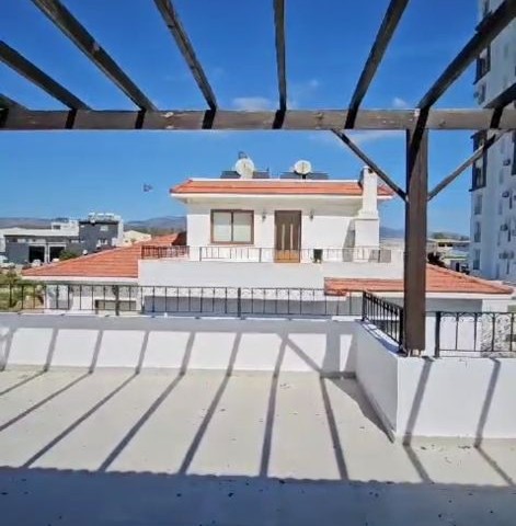 FULLY FURNISHED TRIPLEX LUXURY VILLA IN BAHÇELER -İSKELE