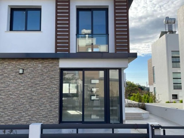 LUXUSVILLA 3+1 IN YENİBOĞAZİÇİ - MAGUSA