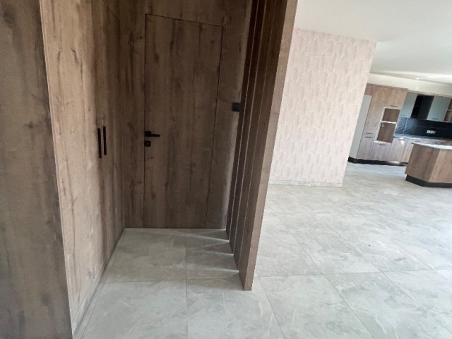 NEW 3+1 FLAT FOR SALE IN NICOSIA/KÜÇÜKKAYMAKLI, 150 m2 TURKISH KOÇAN WITH ELEVATOR.. 0533 859 21 66